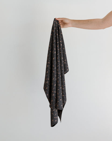 Summer scarf / Eryn black