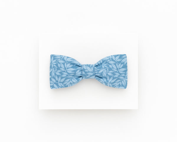 Light blue floral bow tie, light blue boho wedding groomsmen bow tie - Isola bow tie